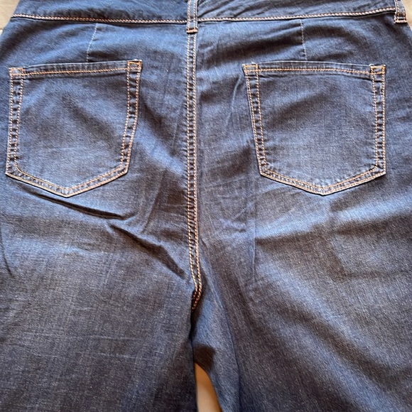 Stylish Blue Denim Jeans - Picture 6 of 6